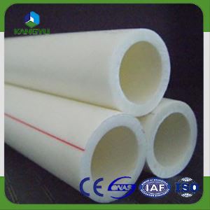 Tubulação de PPR branco e tubos de água de encaixes